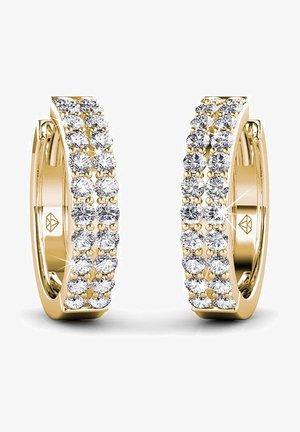 Orecchini a cerchio dorati con doppia fila di pietre trasparenti e brillanti, che mettono in evidenza un design elegante con una finitura lucida.