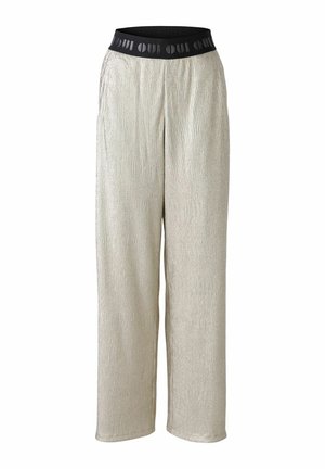 Wijdvallende broek met een zwarte elastische tailleband met een herhaald logo. Gemaakt van glanzend zilver stof met een gestructureerd, verticaal ribbelpatroon.