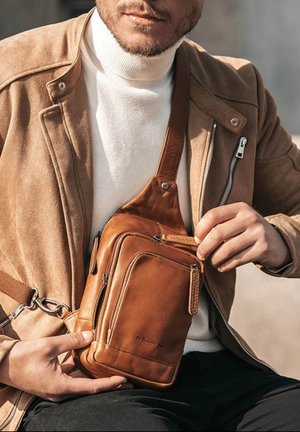 The Chesterfield Brand, RIGA - Umhängetasche - cognac