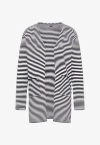 Kijelölve, marine wollweiss