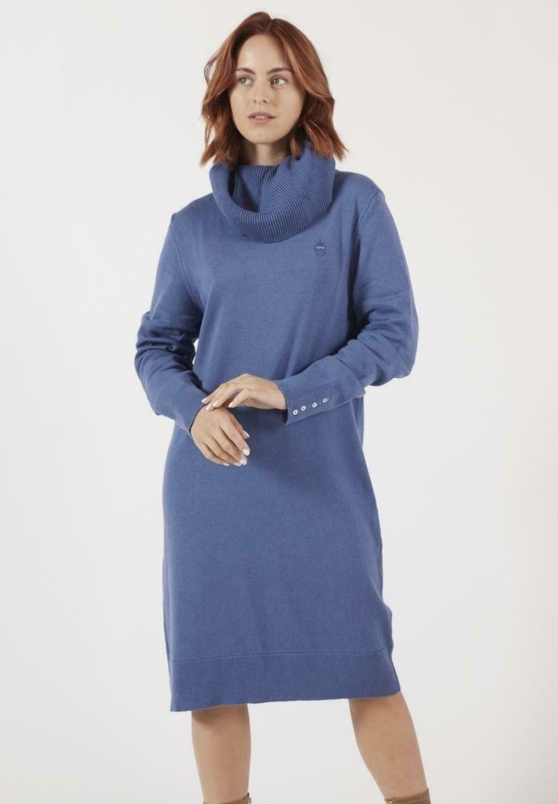 Robe tricotée bleue avec un col cheminée, des manches longues et des accents de boutons sur les côtés. Texture lisse et coupe à mi-cuisse.