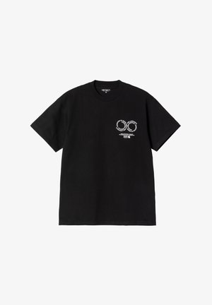 Camiseta negra de algodón de manga corta con un diseño gráfico en la parte delantera que incluye texto y formas en blanco, escote redondo y corte relajado.