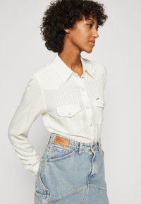 Wrangler WESTERN SHIRT - Button-down blouse - worn white