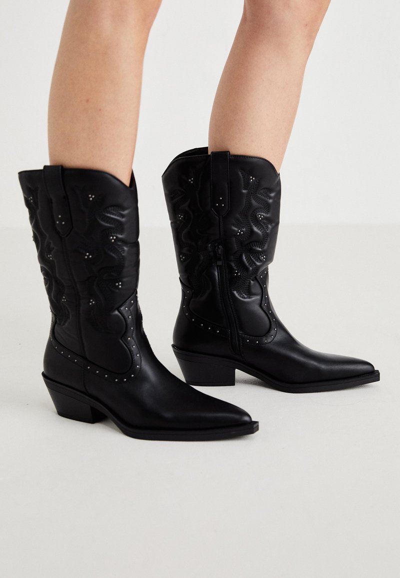 Bottines Cow-boy En Faux Daim Noir – Talon Bloc – Femme Taille 38