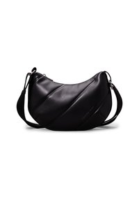 Černá kožená taška s zakřiveným tvarem a šikmým prošíváním. Obsahuje odnímatelný ramenní popruh a jemný detail loga.