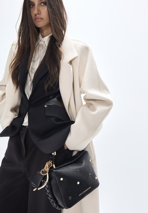 LOLA CASADEMUNT, WOMEN - Bolso de mano - black