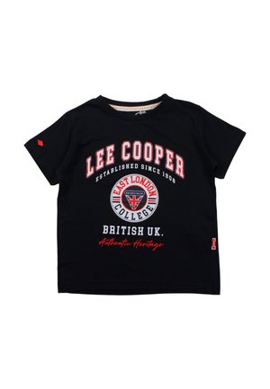 T-shirt noir Lee Cooper avec l'inscription « East London College » et un blason britannique rouge et blanc à l'avant.