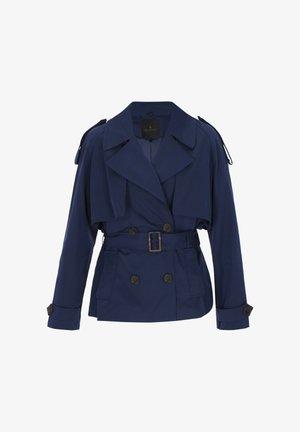 Tmavě modrý trenčkot z hladké látky. Má dvouřadé zapínání, širolý límec, pásek a dvě přední kapsy s knoflíkovými ozdobami.