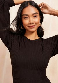 Friends Like These PETITE FIT - LONG SLEEVE BATWING MIDI - Pulóverruha - black