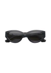 Occhiali da sole cat-eye grigio scuro con finitura opaca. Caratterizzati da montature spesse e lenti scure, che mettono in risalto linee nette e angolari.