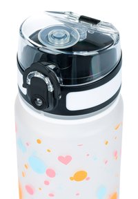 Bottiglia d'acqua in plastica trasparente con coperchio nero e accenti bianchi. Presenta motivi a pois colorati in rosa, blu e arancione. Include un coperchio a ribalta.