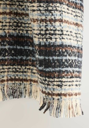 Kootud sall, millel on mitmevärviline muster siniste, mustade ja pruunide toonidega ning lõpetatud frantsiiride äärega, mis lisab tekstuuri.