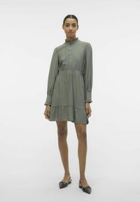 Vero Moda VMCIA KURZES - Blousejurk - laurel wreath