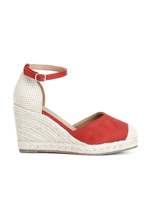 Sandali con plateau - red