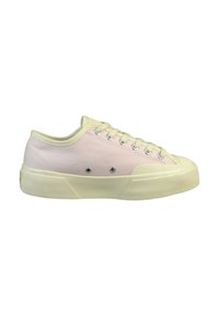 Płócienne sneakersy w jasnoróżowym kolorze z kremowymi akcentami. Posiadają okrągły czubek, pięć oczek na sznurowadła i teksturowaną gumową podeszwę dla lepszej przyczepności.