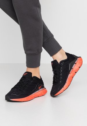 Trainers - black