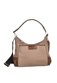 Bolso de nylon marrón con un detalle brillante de imitación de cocodrilo, que cuenta con una correa de hombro desmontable y una placa metálica con el logo.