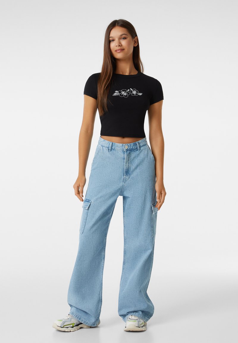 Bershka Relaxed fit jeans lichtblauw denim Bershka Relaxed fit jeans lichtblauw denim