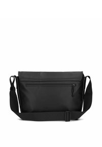 Borsa a tracolla rettangolare nera con tracolla regolabile e tasca con cerniera frontale su sfondo bianco.