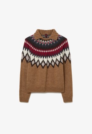 Maglione a maglia marrone con colletto alto e un design geometrico colorato che presenta accenti rossi, bianchi, grigi e neri. Finitura tessurizzata.