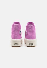 Converse CHUCK TAYLOR ALL STAR MOVE - Sneakers high - grape fizz/egret