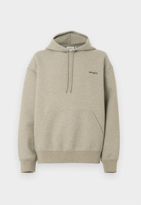 Sudadera con capucha de color beige claro hecha de tela suave. Cuenta con un bolsillo frontal, puños acanalados y un pequeño logo negro en el pecho.