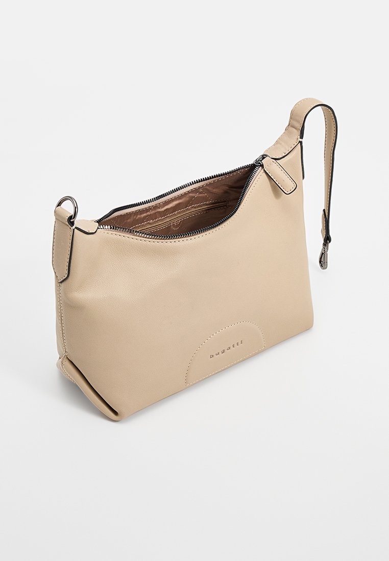Sac à épaule en cuir beige avec fermeture éclair noire, poche intérieure zippée et bandoulière réglable, marqué "bugatti" à l'avant.