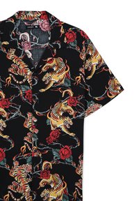Czarny krótki rękaw koszula z wyrazistym wzorem tygrysa i róży w czerwonym, żółtym i zielonym kolorze. Miękka tkanina z luźnym kołnierzem i zapięciem na guziki.