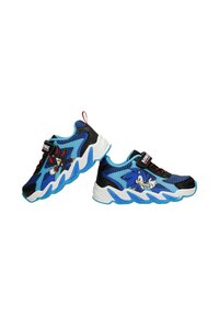 Chaussures de sport bleues pour enfants avec des illustrations de Sonic le Hérisson et Shadow, en mesh noir, accents bleus, et semelles ondulées blanches et bleues.