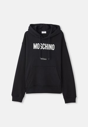 Crna dukserica od mješavine pamuka, s kengurskom džepom, kapuljačom s vezicom i bijelim printom "MOSCHINO Milano" na prednjem dijelu.