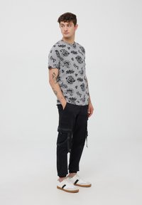 Terranova - T-shirt z nadrukiem