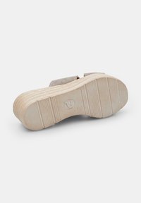 Bata Ciabattine con tacco - beige