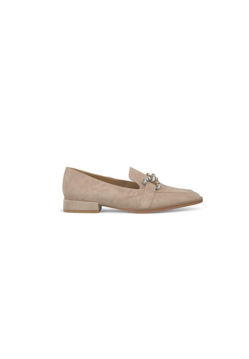 Beige Wildleder-Loafer mit niedrigem Blockabsatz, ausgestattet mit einem dekorativen Kristall-Detail an der Vorderseite und einem spitzen Zehendesign.