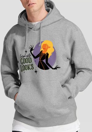 Grau Hoodie mit einem grafischen Druck eines Charakters mit blonden Haaren und einem schwarzen Kleid, der Text lautet "Verflucht mit gutem Aussehen", im Pullover-Stil.