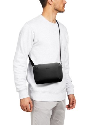 Bellroy TRAVEL - Sac bandoulière - jetblack
