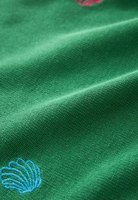 Next V-NECK GEM - T-shirts print - bright green shell