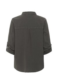 Chemise boutonnée gris foncé avec col, manches retroussées et un pli central au dos. Texture de tissu sans couture.