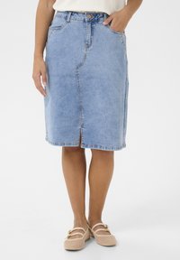 Leren rok in lichtblauw, knielang met een vooropening, vijf zakken, riemlussen en een knoopsluiting. Geweven, casual ontwerp.