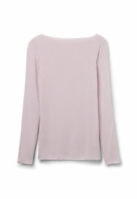 Camiseta de manga larga rosa claro con escote barco, dobladillo recto y una textura lisa y uniforme sobre un fondo blanco.