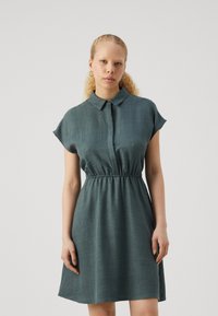 Vero Moda VMMELONY SHORT DRESS - Abito a camicia - balsam green