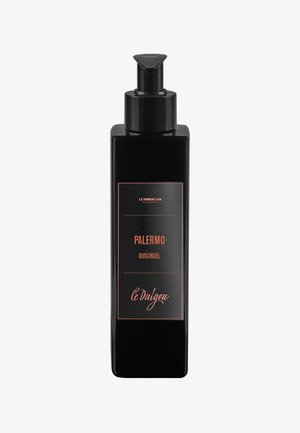 Schwarze rechteckige Pumpflasche mit der Aufschrift "Palermo Duschgel" von Le Duigou Spa, Duschgel mit roségoldenem Text auf der Vorderseite.