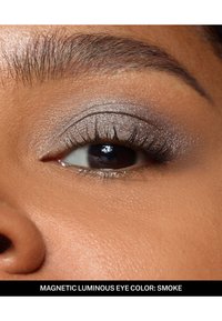 NUDESTIX NUDE METALLIC EYE (SMOKE, NUDITY, BURNISH) - Kit make up