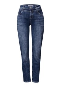 Jeans en denim bleu foncé avec une coupe slim, design à cinq poches, couture visible et fermeture à bouton à la taille. Texture lisse.