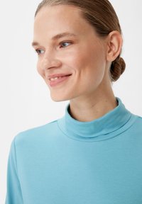 comma casual identity ROLLKRAGEN - Langarmshirt - helles türkis