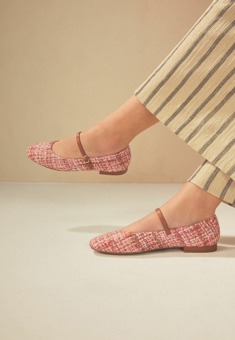 Next WIDE FIT FOREVER COMFORT MARY JANE - Balerinke s paščkom - pink white