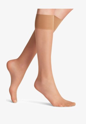Beige knielange Strümpfe mit einem glatten, transparenten Finish und breiten Gummibändern am oberen Ende, konzipiert für Komfort und einen sicheren Sitz.