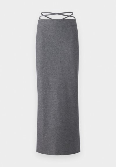 Grijze midi-rok van zachte, rekbare stof. Heeft een rechte silhouet en kruiselings gespen bij de taille voor een veilige pasvorm.