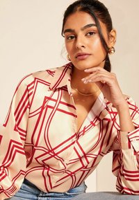 Friends Like These THROUGH-REGULAR FIT - Paitapusero - red geo