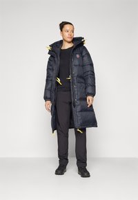 Fjällräven EXPEDITION LONG PARKA - Kaput ispunjen paperjem - black