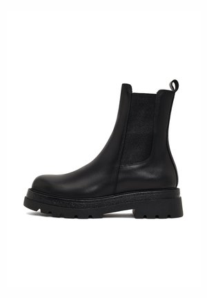 CHELSEA - Plateaustiefelette - black